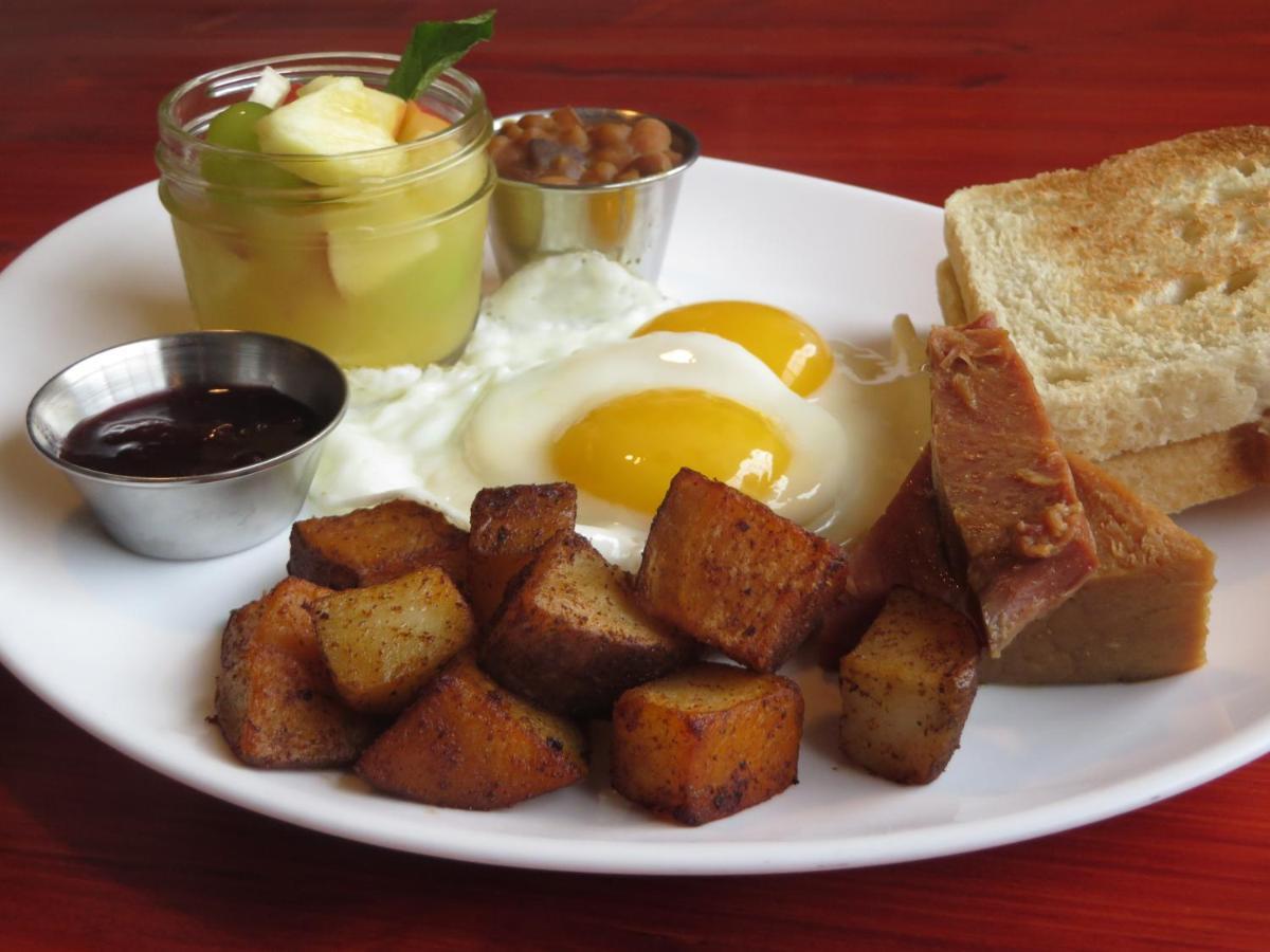 Auberge Cafe Acadien Bonaventure Eksteriør billede